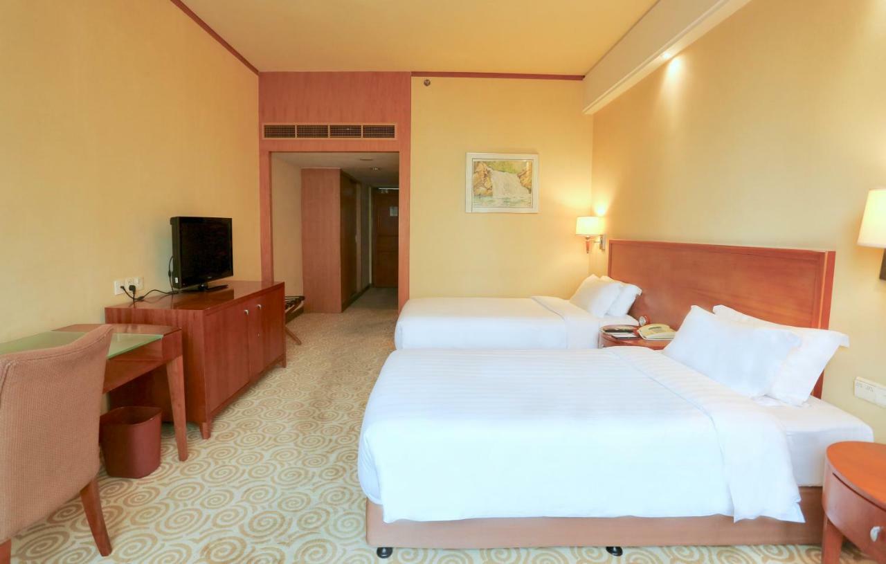 Hotel Equatorial 青島市 部屋 写真