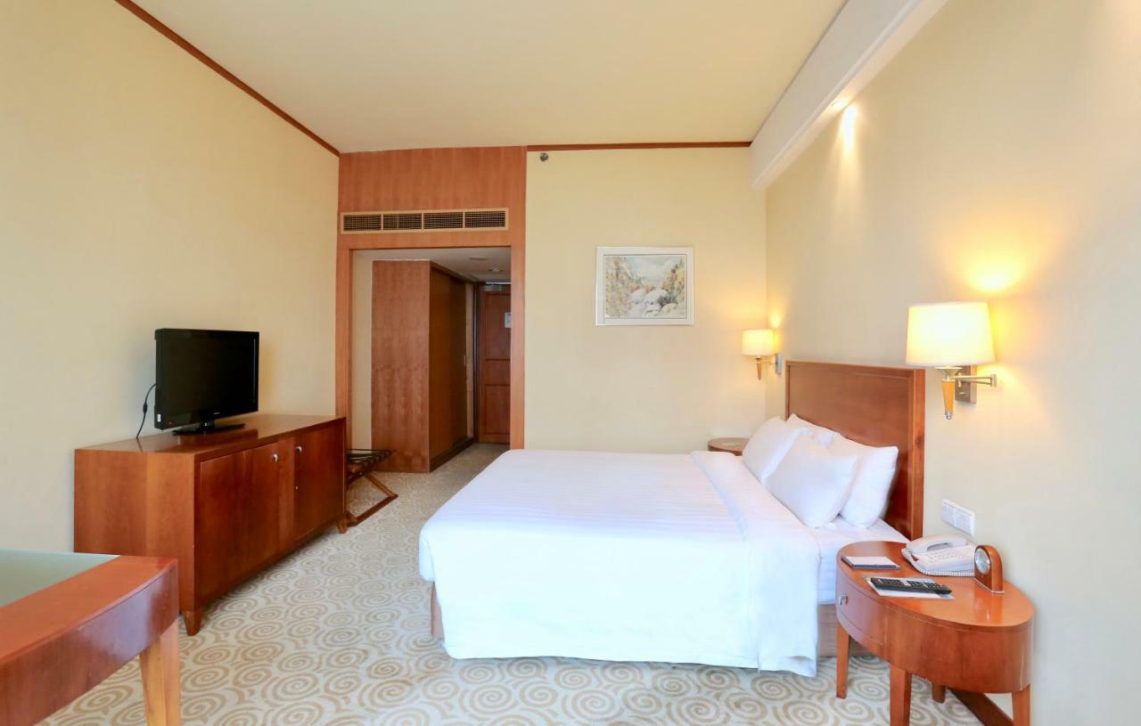 Hotel Equatorial 青島市 部屋 写真